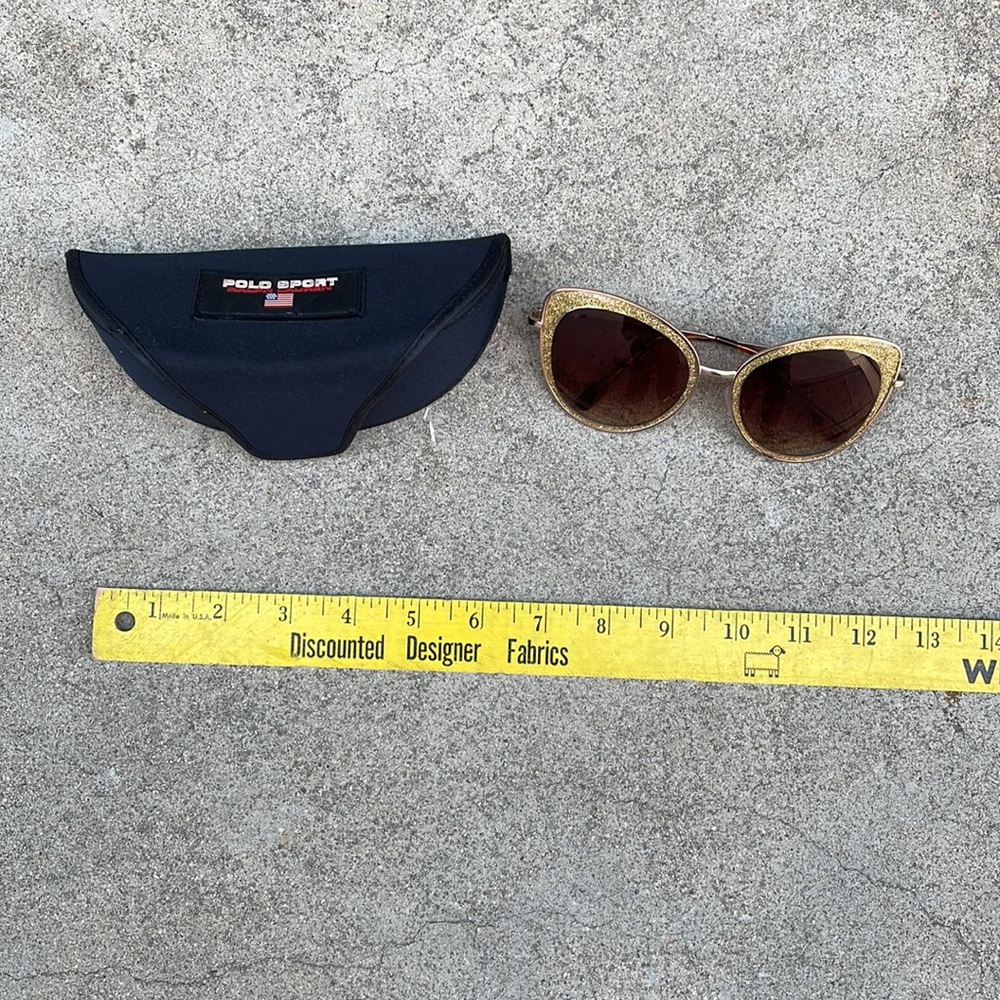 Vintage. Gold Sparkle Cat Eye Frame with POLO case - Picture 6 of 6